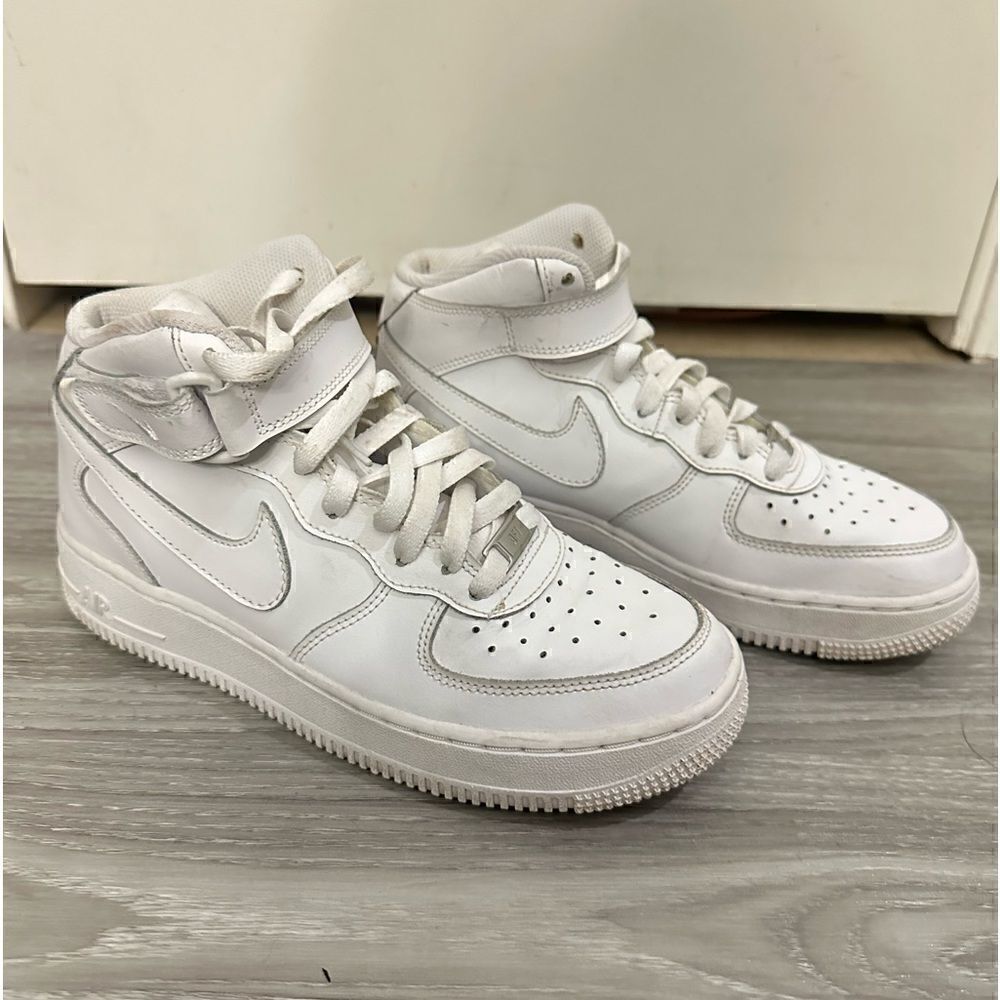 Nike Air Force 1 size 6Y